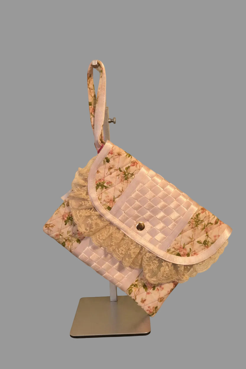 Wristlet