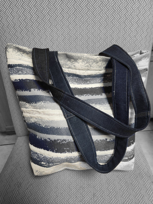 Tote large stripped
