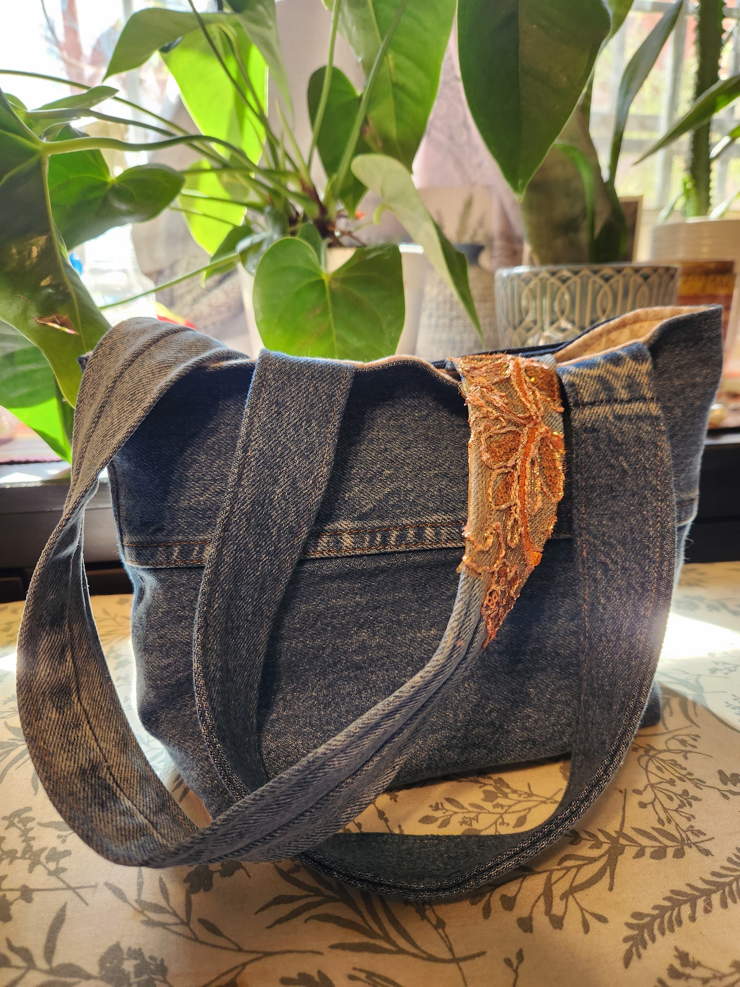 Tote small