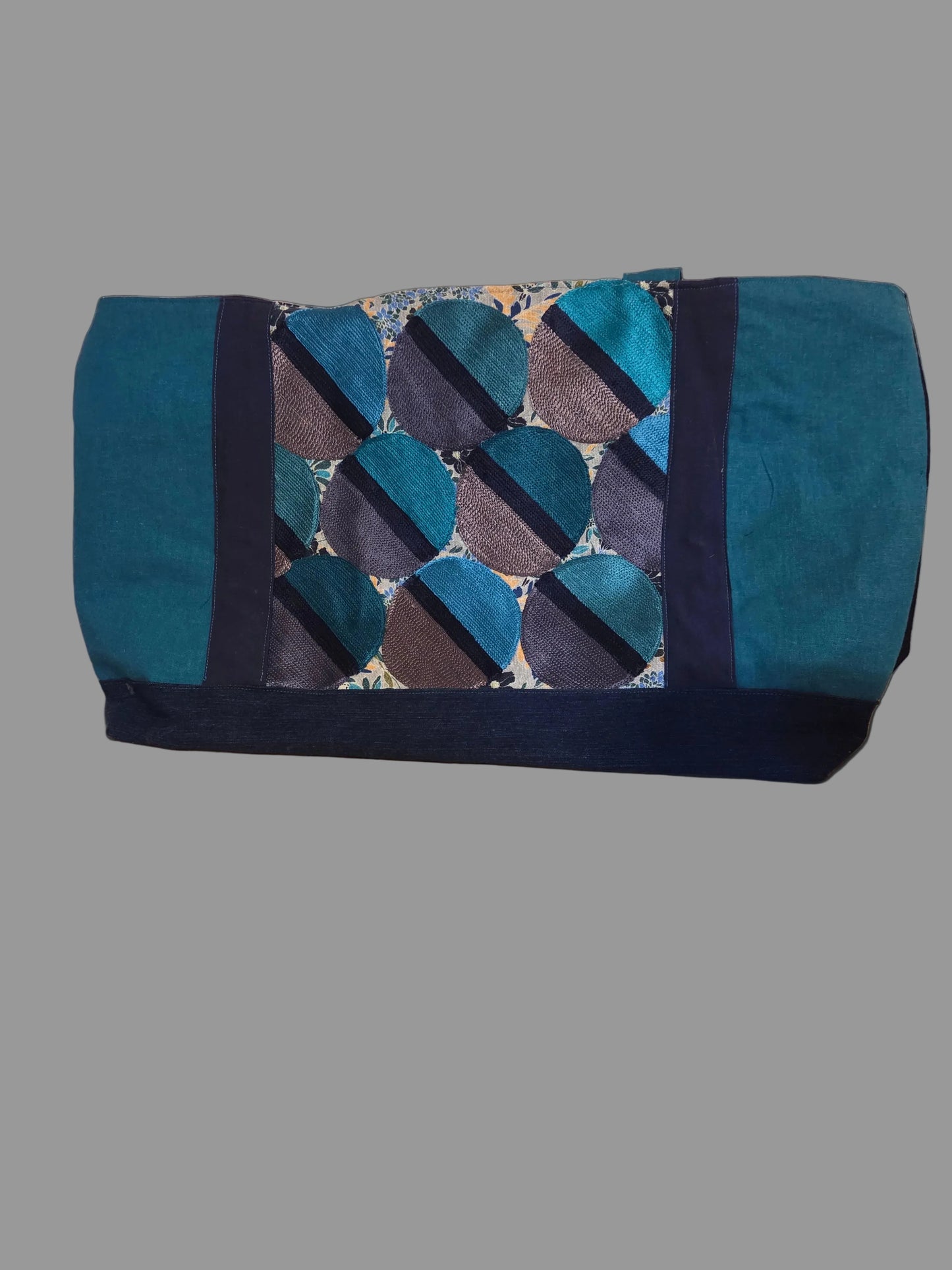 Tote oversized